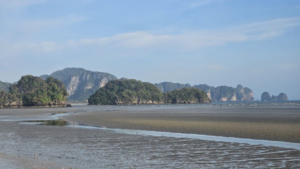 Antosil beach Krabi photo 2