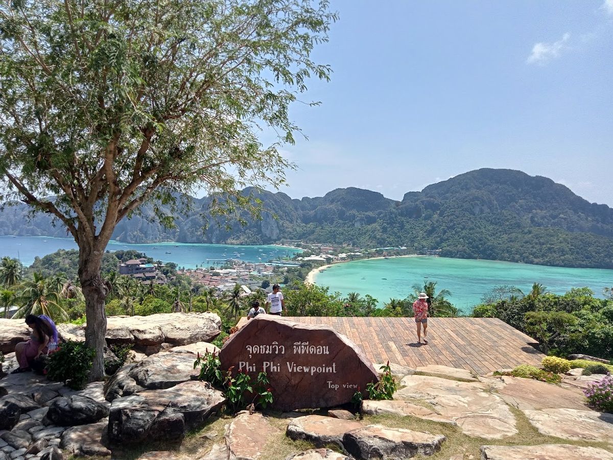 Phi Phi Viewpoint 1 photo 3