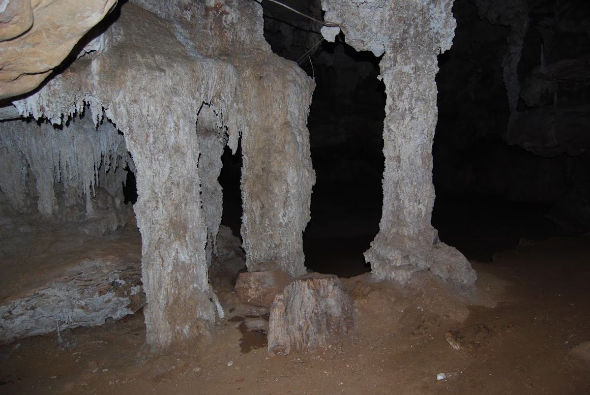 Thep Pratan Cave photo 4